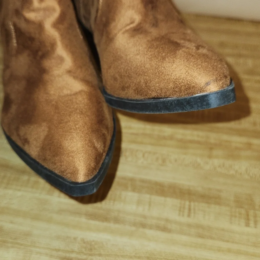 JOURNEE COLLECTION Women’s Becker Pointed Toe Stacked Western Booties, 9.5 - Picture 6 of 14